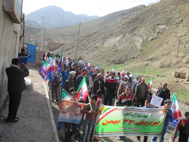 راهپیمایی یوم الله ۲۲ بهمن در روستای معدن آق دربند سرخس+تصاویر
