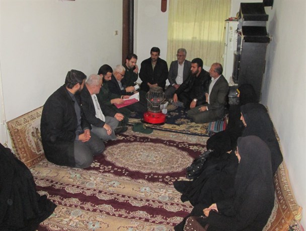 مادر شهیدی که از نبود امکانات اولیه زندگی رنج می برد