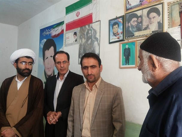 دیدار مسئولان دانشگاه آزاد دهدشت با خانواده شهدا+ تصاویر
