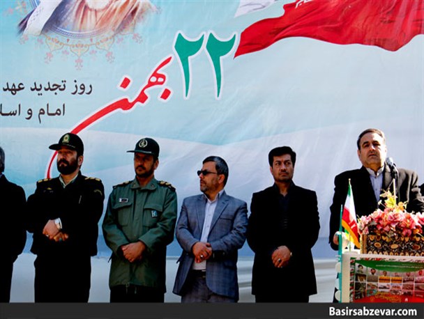 وحدت و تبعیت از ولایت عامل پیروزی انقلاب بود/انتخابات وظیفه ای شرعی و ملی است