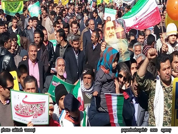 حال و هوای جشن ملی انقلاب در بشرویه ازسربازان خمینی (ره) تا فدائیان خامنه ای +تصاویر
