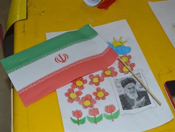 شکوفه های میاندوآبی، انقلاب را نقاشی کردند + تصاویر