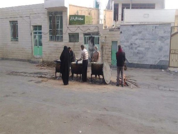 مراسم سنتی پخت غلور برای طلب باران در قاین+عکس