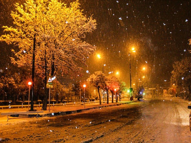 تصاویری از بارش رحمت الهی در سطح شهر بهار؛