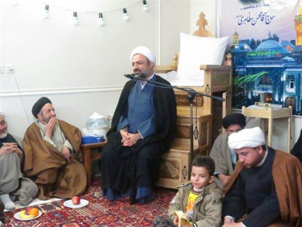 امام خمینی احیاگر دین در جهان است/ رمز پیشرفت ایستادگی بر مبانی انقلاب است