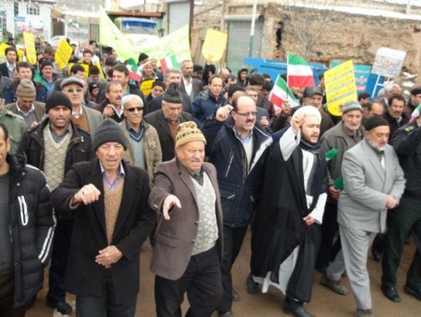 خروش مردم بخش فیروز در راهپیمایی 22 بهمن مثال زدنی بود