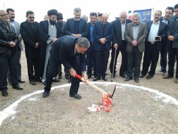 کلنگ احداث یک واحد تولیدی در شهرک صنعتی زواره به زمین زده شد