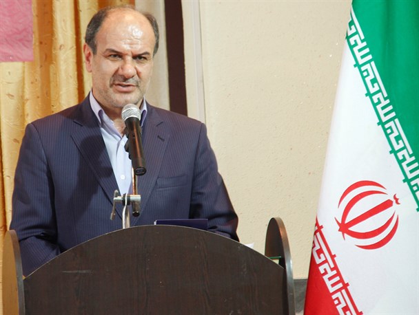 پس از برف سال ۱۳۸۳ سیم‌های برق در شهرستان آستانه‌اشرفیه وصله‌پینه شده است