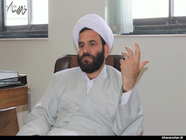 در کشور ما نهضت کتابخوانی وجود ندارد/ متأسفانه مطالعات جانبی در دانشگاه ها و آموزش و پرورش کم است