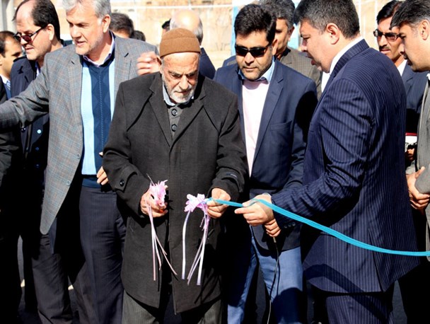 پنج پروژه افتتاح و دو کلنگ در بجستان بر زمین خورد