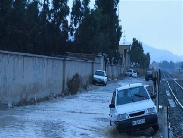 سناریوی تکراری بارش باران و آبگرفتگی معابر در زاهدان/ چاله چوله های خیابان ها زخمی بر دل شهروندان است