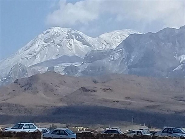 تفتان، بام شرق ایران سفید پوش شد/ نخستین بارش باران زمستانی در خاش، شهروندان و کشاورزان را خوشحال کرد
