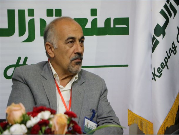 زالو درمانی فقط به دست متخصص طبّ سنتی/ مسئولان دانشی در زمینه «صنعت زالو» ندارند