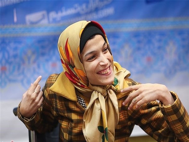 نقاشی‌هایی که حیرت همگان را برانگیخت/راه دشوار دختر مستعد خطه آران و بیدگل برای جهانی شدن