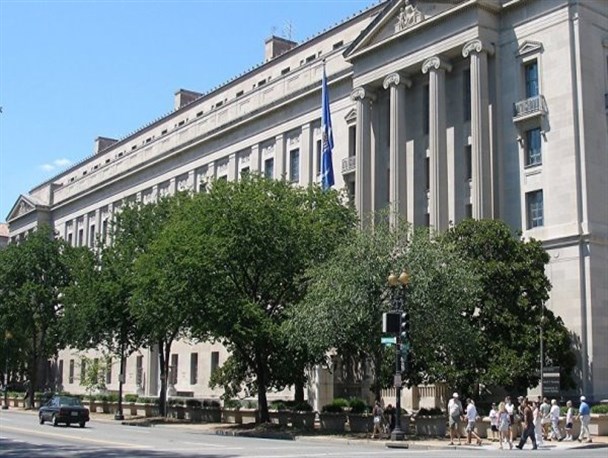 آمریکا ۵ تن را به اتهام تلاش برای فروش نفت ایران دستگیر کرد