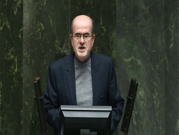 دولت در مواجهه با بحران کاری نکرده است/ تاکنون راه ارتباطی هیچ کدام از روستاها باز نشده/ قول جهانگیری برای اعزام وزرا به استان گیلان