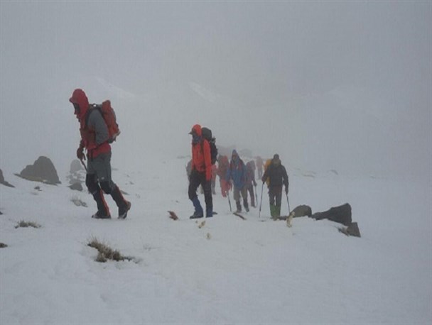 گرفتاری ۱۶ کوهنورد قزوینی در ارتفاعات زیاران/ حال عمومی ورزشکاران خوب است