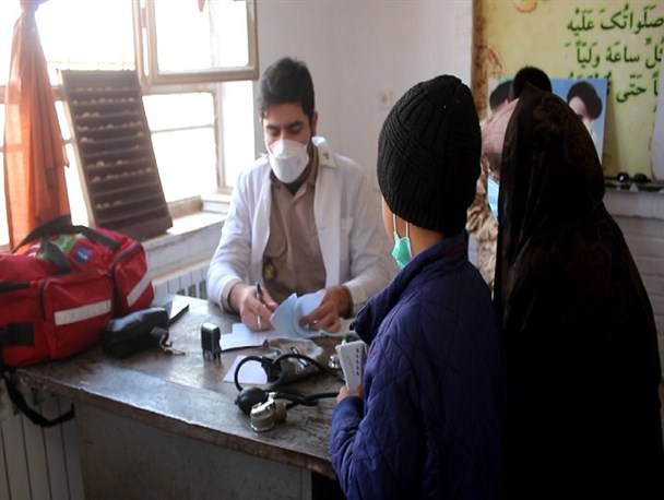 فعالیت گروه جهادی پزشکی در منطقه چهارده جنگل رشتخوار