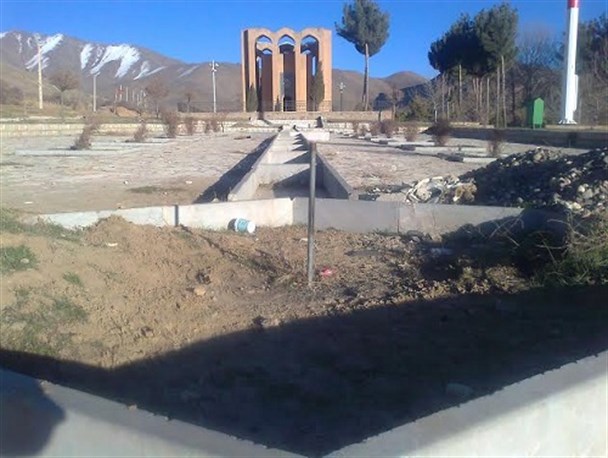 آرامگاه میررضی آرتیمانی دیگر زیبا نیست/ میررضی در سیطره زباله ها و محوطه ای نازیبا