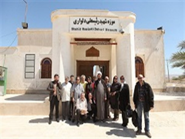 گزارش تصویری بازدید هنرمندان از موزه رئیسعلی دلواری