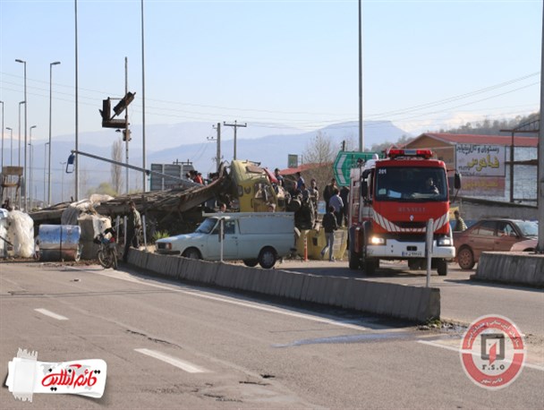 برخورد شدید دودستگاه تریلی در جاده شیرگاه/تصاویر