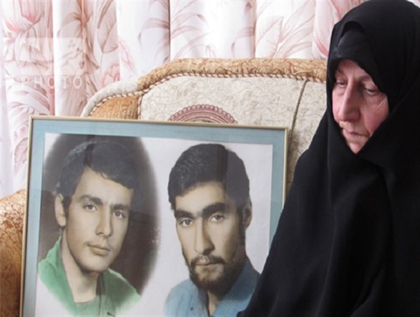 مادران به حجاب فرزندان خود مقید باشند/ وصیت شهدا حجاب بود