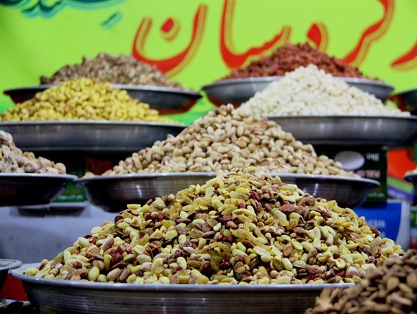 نیم نگاهی به بازار آجیل شب عید در بندرعباس+تصاویر
