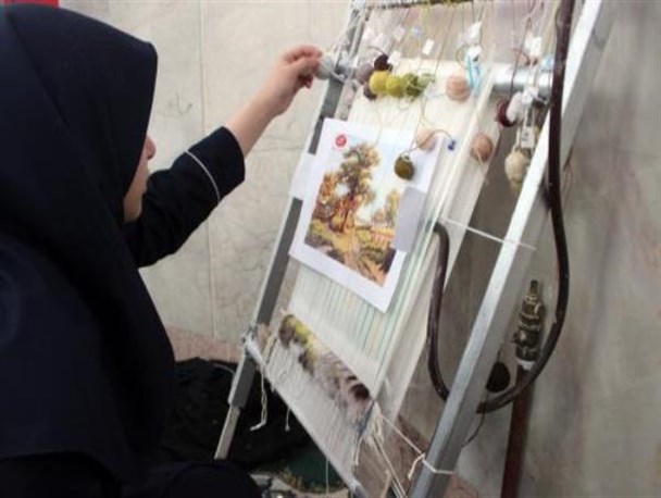 گره ای که در سال ۹۵ گشوده نشد؛  فقدان بازارهای ارائه محصولات زنان خانه دار