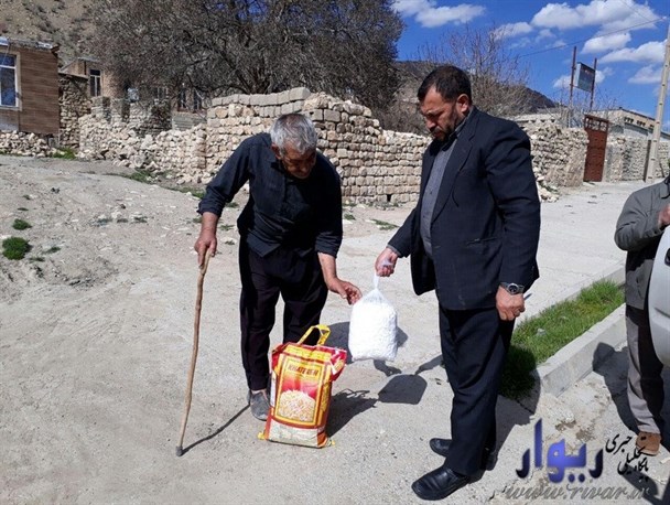 خدمت رسانی بسیج عشایری در محروم ترین نقاط کرمانشاه/ توزیع مواد غذایی در بین روستاهای سرفیروزآباد+ تصاویر