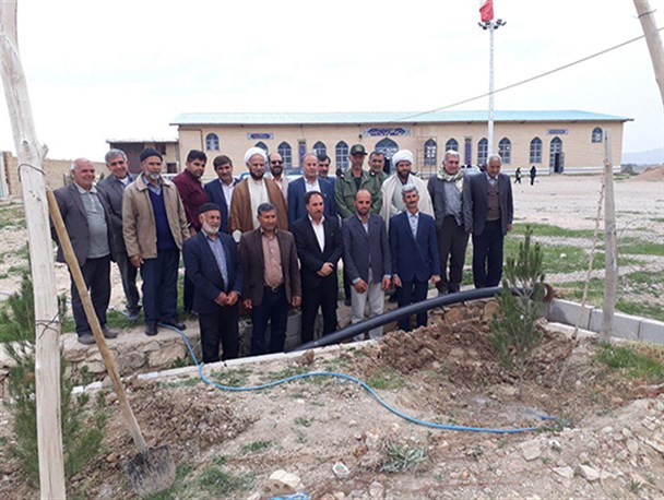 کاشت ۲۳۵ نهال به یاد شهدا در بیضا انجام شد