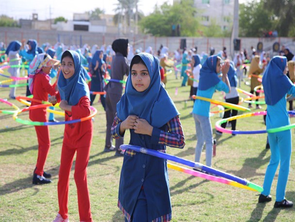 ثبت رکورد بزرگترین حلقه «هولاهوپ» جهان در لارستان