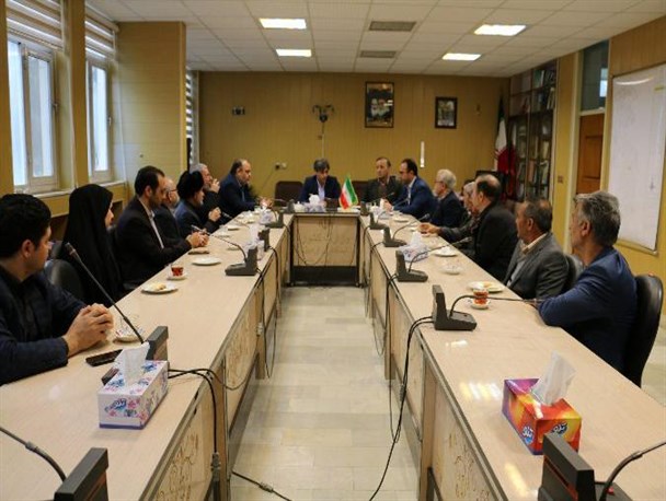 خدمت‌رسانی به خانواده‌های شهدا و ایثارگران در اولویت مسئولان باشد