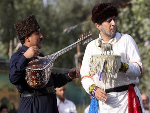 آیین سنتی تکم گردانی در خوی برگزار شد