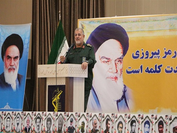 وحدت و قدرت دفاعی از مهمترین مولفه‌های بازدارندگی کشور می باشد/ همه باید مقابل توطئه‌های استکبار جهانی هوشیار باشند
