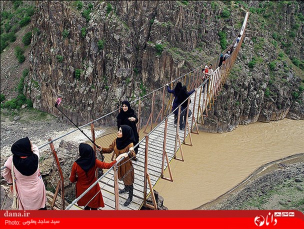 گزارش تصویری/پل معلق زیبای پیرتقی