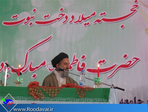 مهمترین دغدغه حضرت زهراء(س) فقر فرهنگی جامعه اسلامی بود/تهاجم فرهنگی کنونی عفاف و حجاب زن را نشانه گرفته است