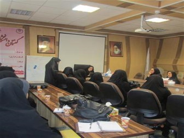 کارگاه شیوه های فرزند پروری / والدین اولین الگوهای رفتاری کودک به حساب می آیند