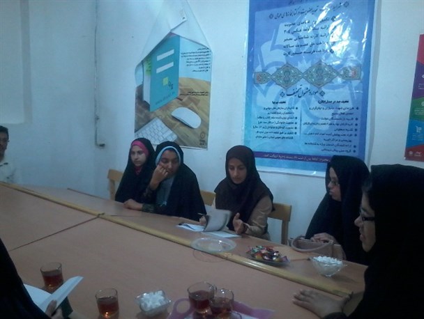 جلسه نقد کتاب فتح خون در کتابخانه ایور برگزار شد
