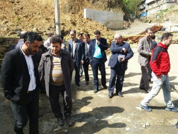 بازدید معاون بازسازى مسکن روستایى از رانش زمین در امامزاده ابراهیم + تصاویر