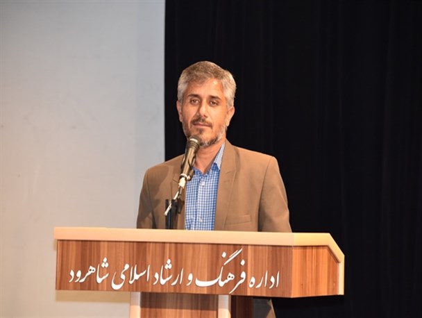 دشمن باورهای ما را با ابزار هنر نشانه گرفته است