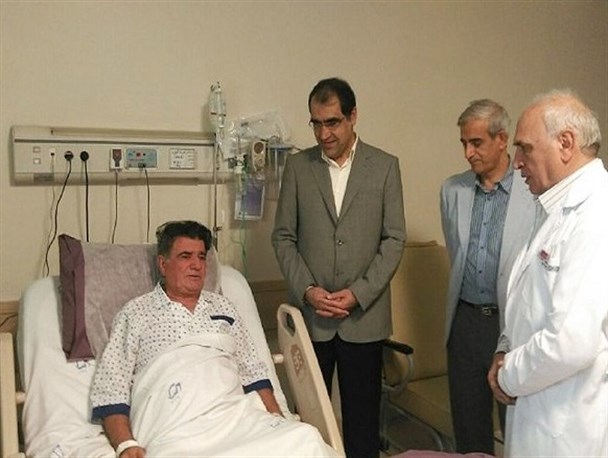 موضوع عیادت وزیر از هنرمندان بزرگنمایی می شود/ دستگاه های متولی باید نگاه حمایتی به هنرمندان داشته باشند