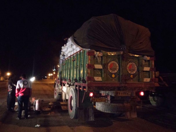 کامیون حاوی نخ ریسندگی، شب گذشته، دچار حریق شد