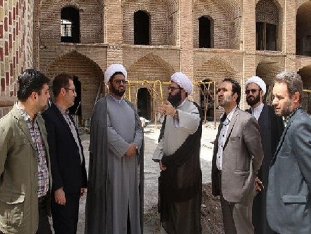 مدیر کل اوقاف قزوین از مدرسه صالحیه بازدید کرد