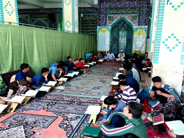 رشد 25درصدی تعداد معتکفان در مساجد کیار/750نفر معتکف شدند