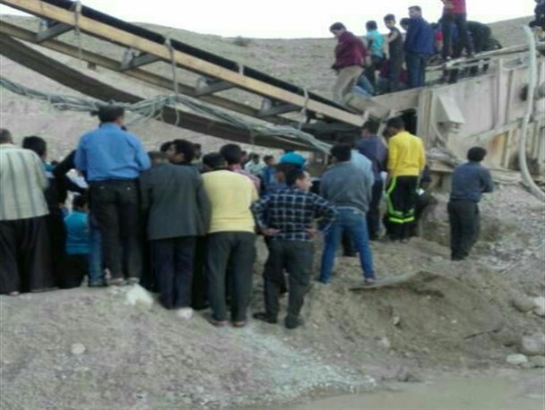دستگاه سنگ شکن بخش صیدون باغملک باعث مرگ یک کارگر شد +عکس