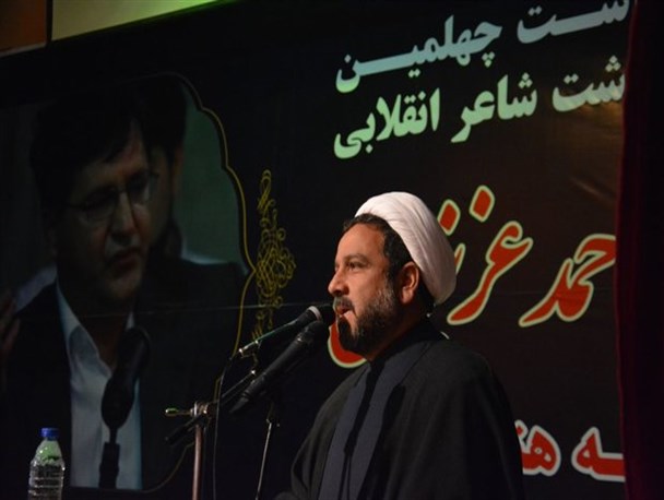 جعفری: سراسر اشعار احمد عزیزی مملو از معنویت و عرفان است/ ارژن: بارش کلمات در شعر «احمد عزیزی» نگاه تازه‌ای در ادبیات ایجاد کرد/ موالی زاده: ویژگی شعر احمد عزیزی اتصال به ائمه اطهار(ع) بود