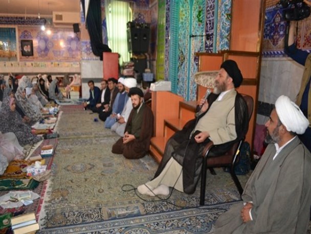 دیدار آیت الله ملک حسینی با بانوان معتکف در مسجد قبای یاسوج + تصاویر
