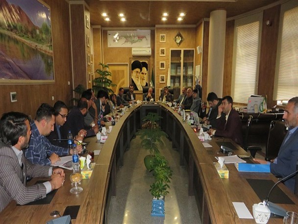 نشست معرفی طرح بازنگری و هویت بخشی پارک بزرگ بهشت شهر بهارستان /نزدیک به ۶۰ بسته سرمایه گذاری در محدوده بلوار بهشت