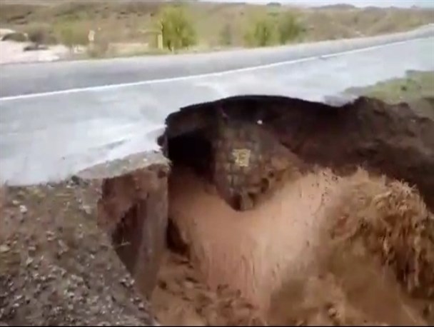 اعزام ماشین‌آلات سنگین سپاه به مناطق سیل‌زده سبزوار