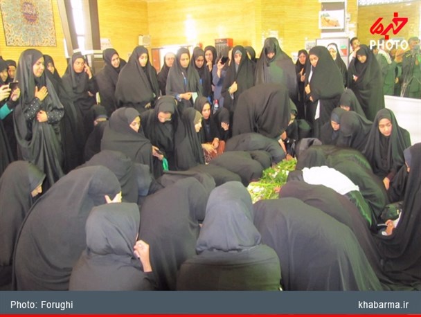 مراسم تشییع و وداع لاله های بی نشان در دانشگاه آزاد دولت آباد +تصاویر